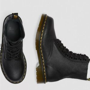 Dr. Martens 1460 Pascal Virginia Leather Boots